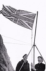 https://upload.wikimedia.org/wikipedia/commons/thumb/c/c5/Rockall_Union_flag_hoisted_1955.jpg/150px-Rockall_Union_flag_hoisted_1955.jpg